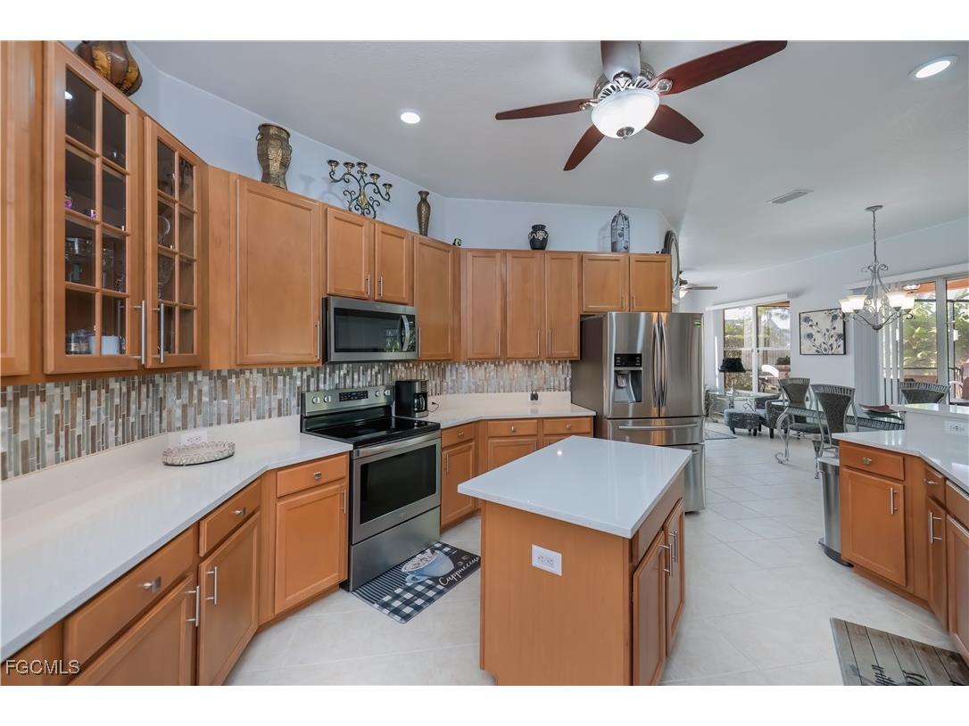 2809 NW 14th Terrace Cape Coral FL 33993 2025020071 image11