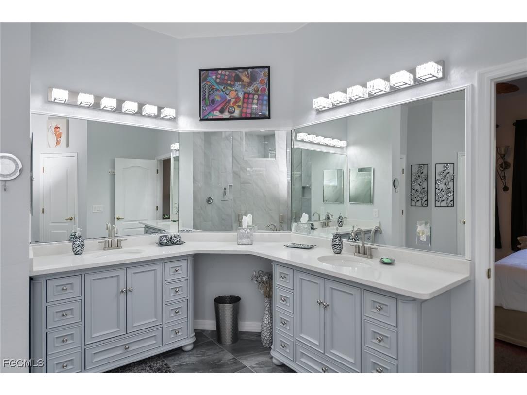 2809 NW 14th Terrace Cape Coral FL 33993 2025020071 image21