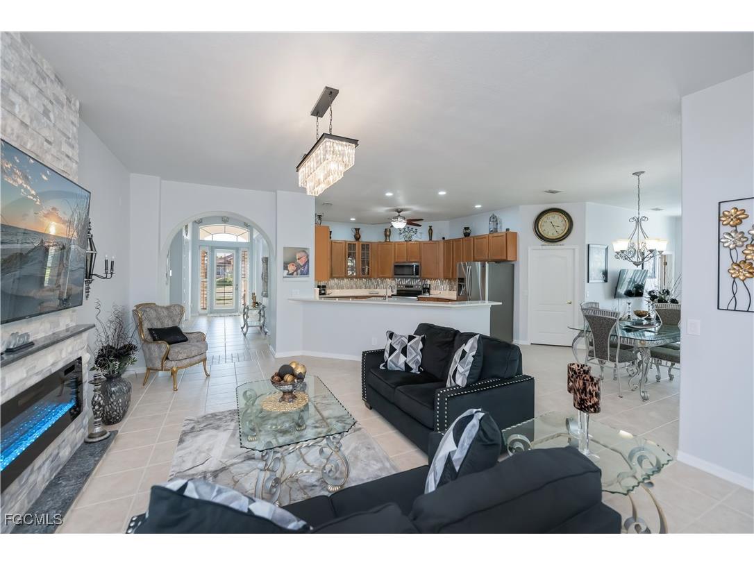 2809 NW 14th Terrace Cape Coral FL 33993 2025020071 image3