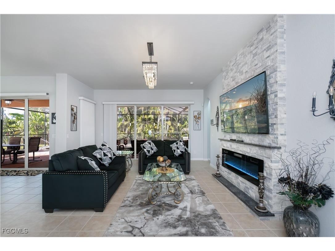 2809 NW 14th Terrace Cape Coral FL 33993 2025020071 image5