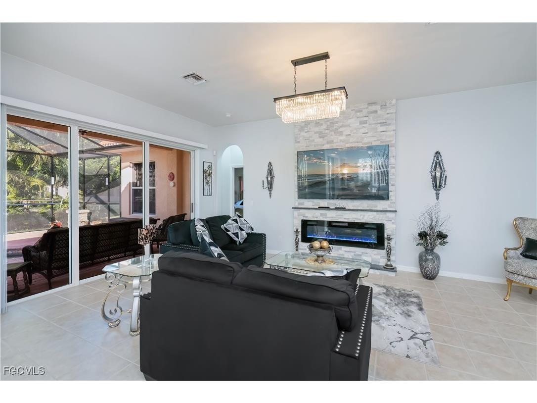 2809 NW 14th Terrace Cape Coral FL 33993 2025020071 image6