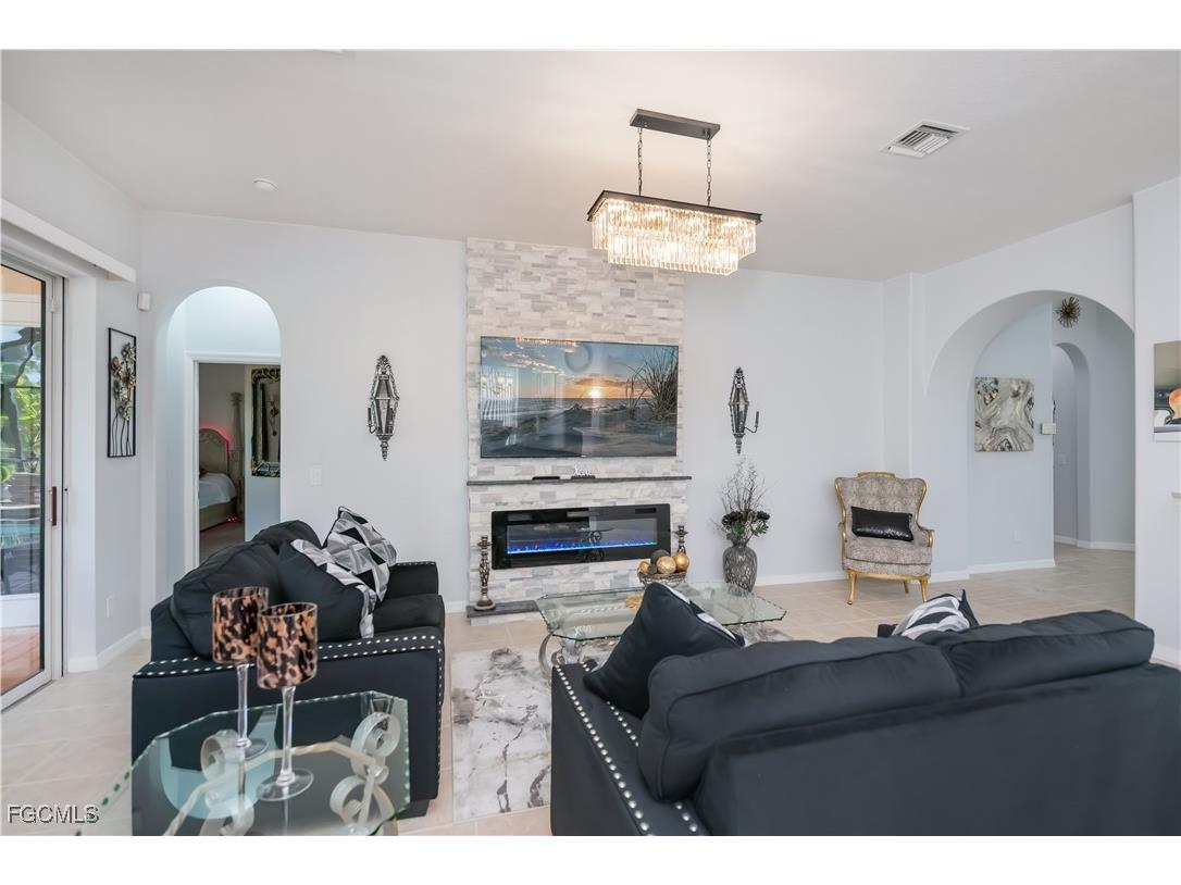 2809 NW 14th Terrace Cape Coral FL 33993 2025020071 image8