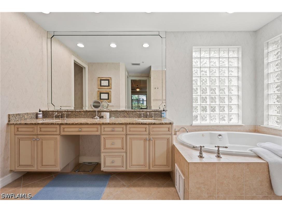 2809 Tiburon Boulevard E #2-101 Naples FL 34109 226022689 image18