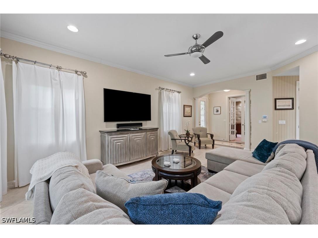 2809 Tiburon Boulevard E #2-101 Naples FL 34109 226022689 image6