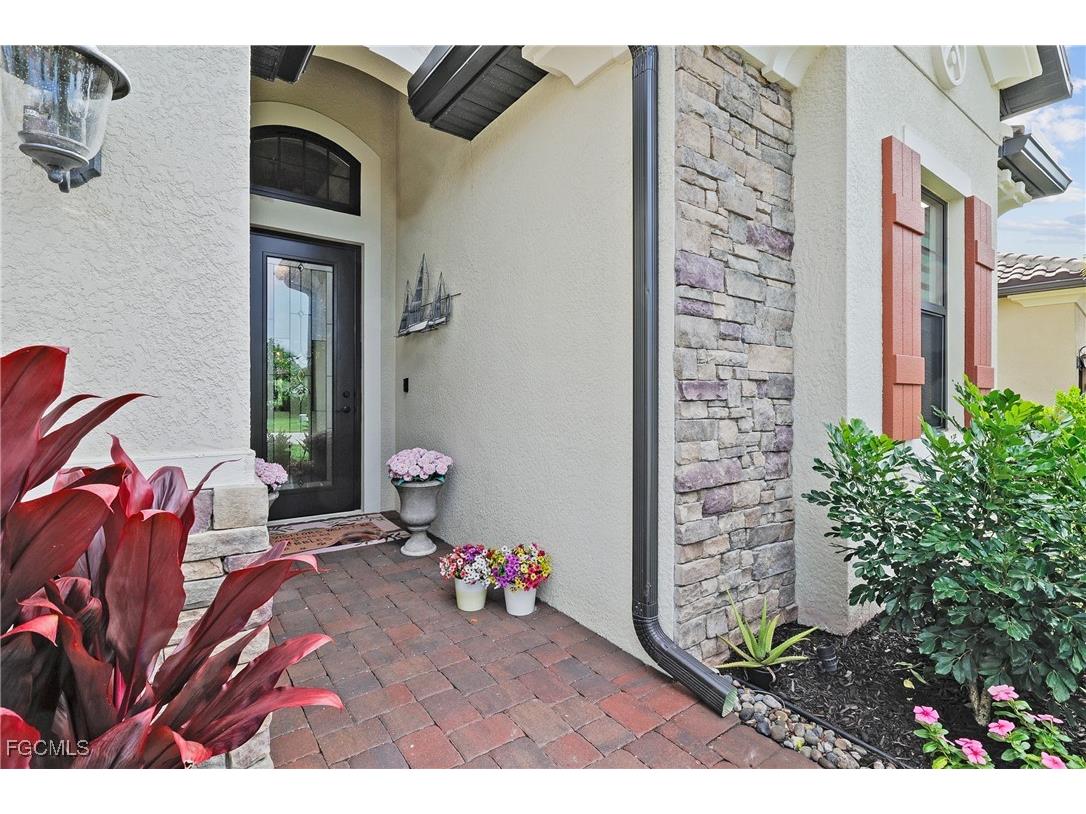 28095 Foxrock Court Bonita Springs FL 34135 2025021565 image4