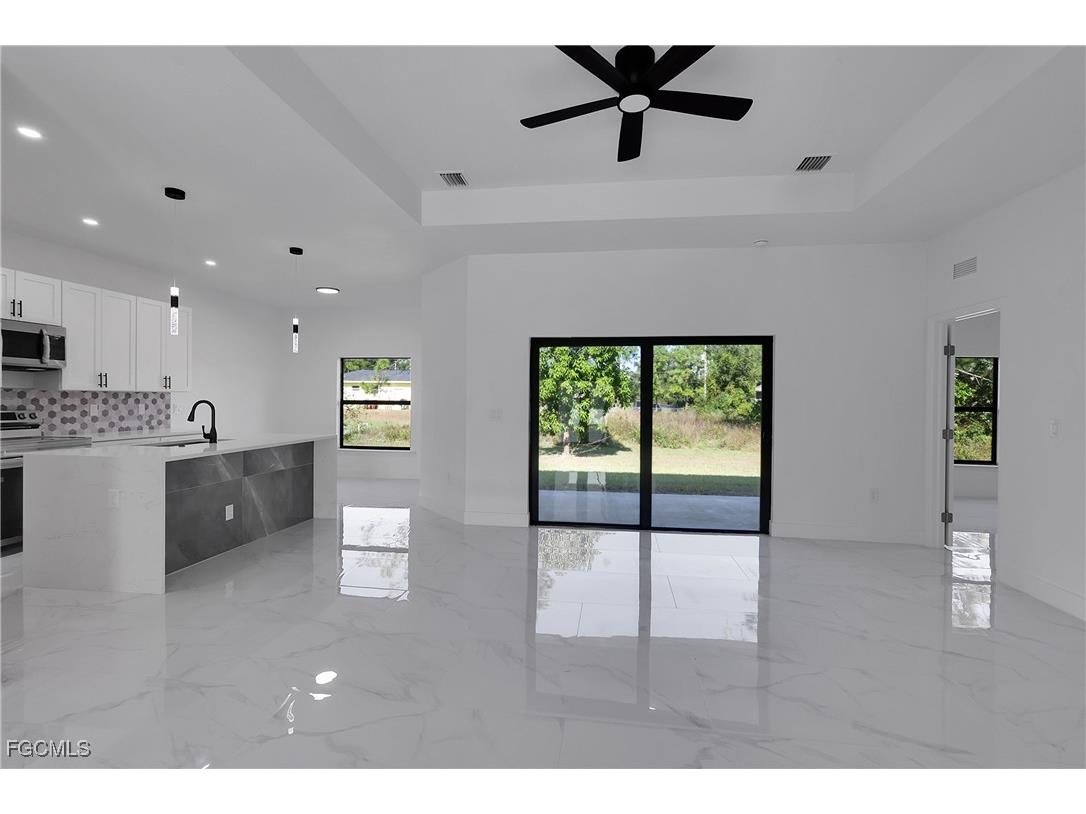 2810 44th Street SW Lehigh Acres FL 33976 2025024680 image6