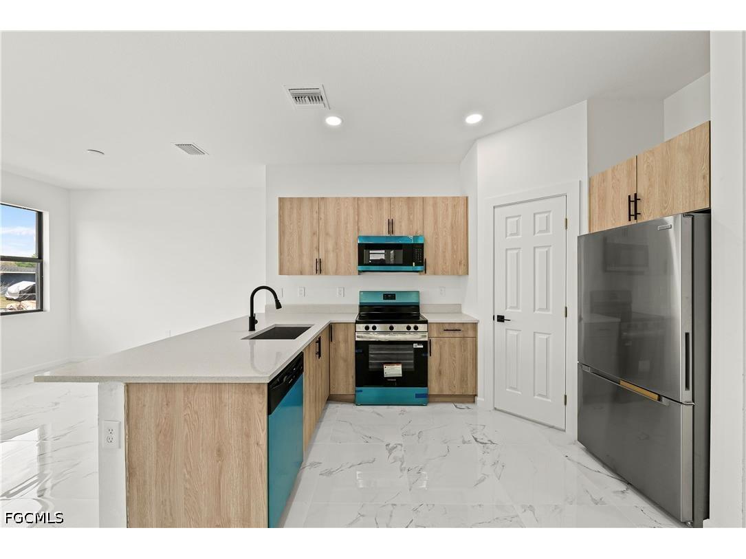 2810 72nd Street W Lehigh Acres FL 33971 2026014720 image6