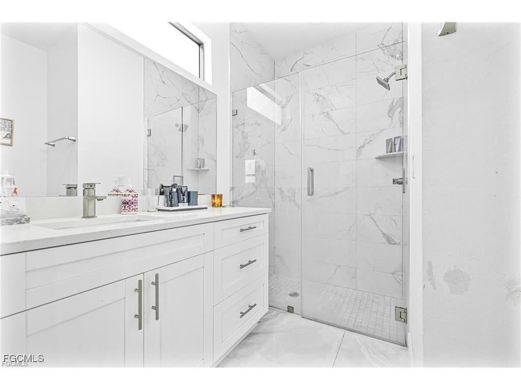 2810 Diplomat Parkway W Cape Coral FL 33993 2025012848 image6