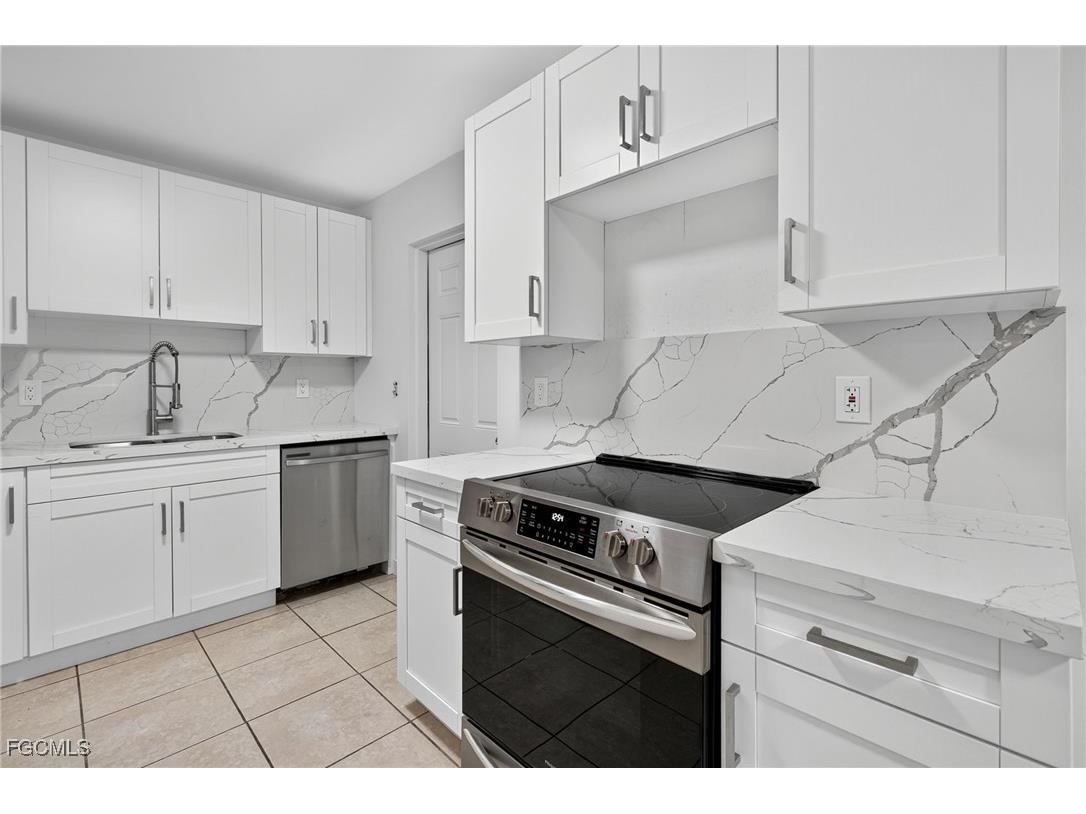 2810 Dunbar Avenue Fort Myers FL 33916 2025015449 image11