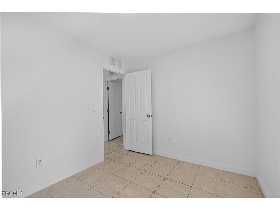 2810 Dunbar Avenue Fort Myers FL 33916 2025015449 image18