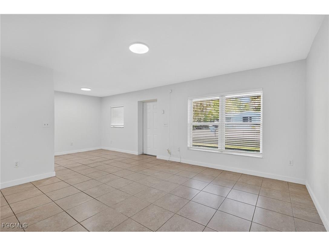 2810 Dunbar Avenue Fort Myers FL 33916 2025015449 image8