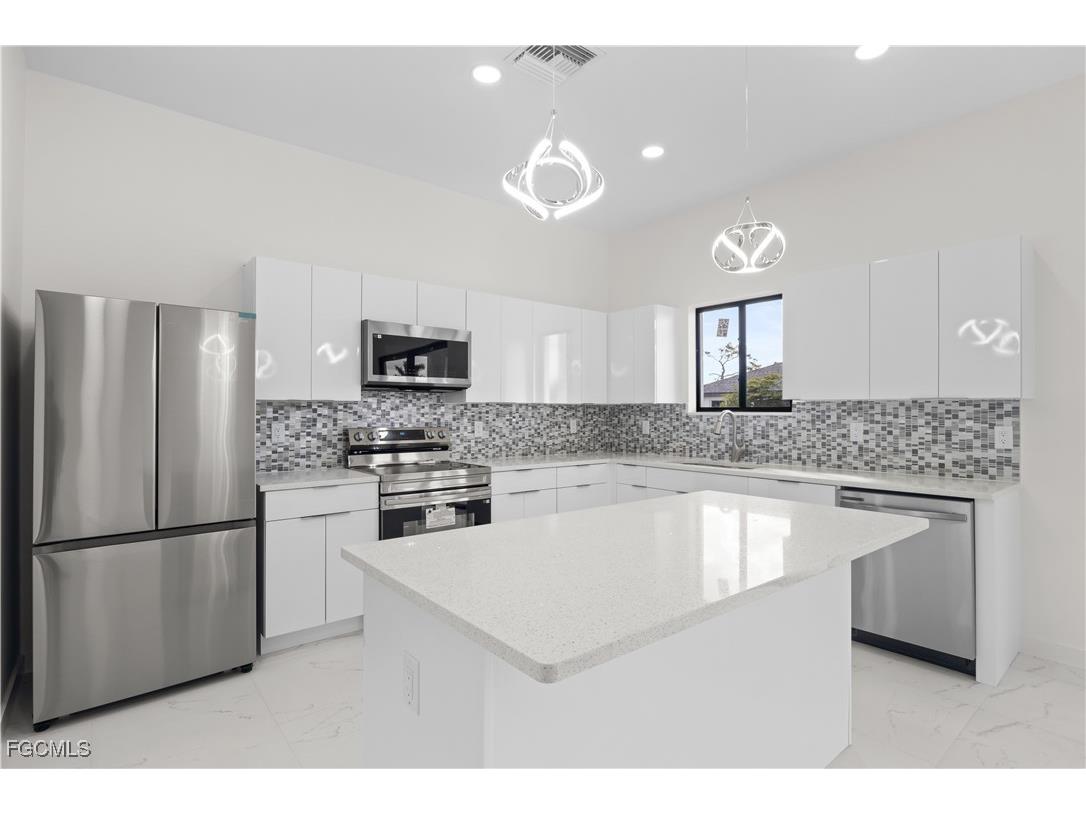 2810 NW 19th Avenue Cape Coral FL 33993 2025025980 image11