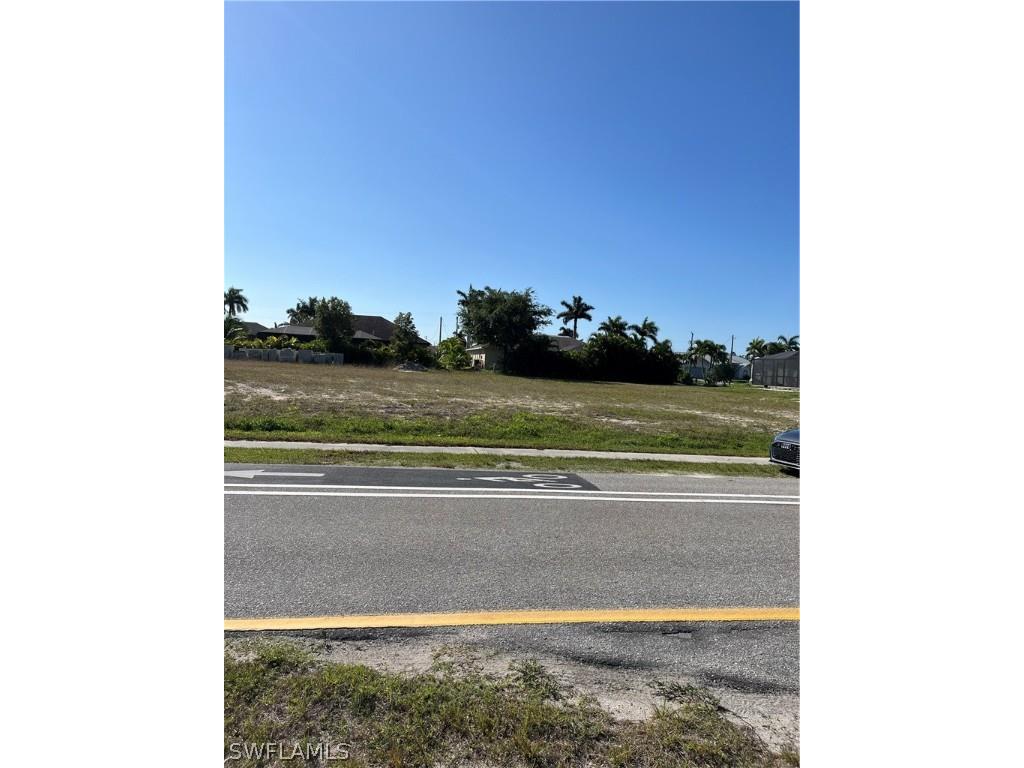 2810 Surfside Boulevard Cape Coral FL 33914 224026068 image1