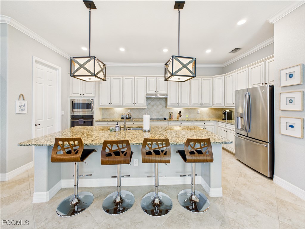 28100 Edenderry Court Bonita Springs FL 34135 2025018287 image10