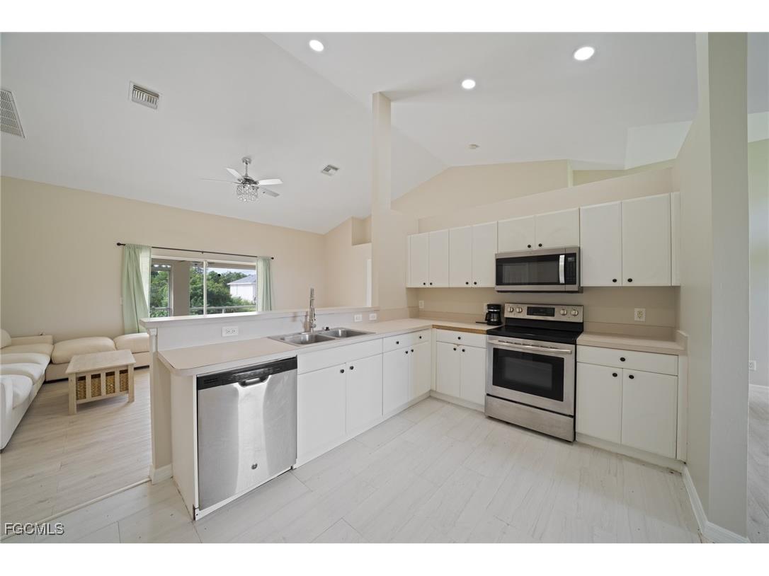 2811 44th Street W Lehigh Acres FL 33971 2025009467 image11