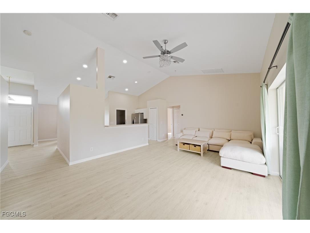 2811 44th Street W Lehigh Acres FL 33971 2025009467 image6