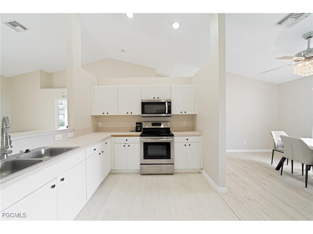 2811 44th Street W Lehigh Acres FL 33971 2025009467 image8