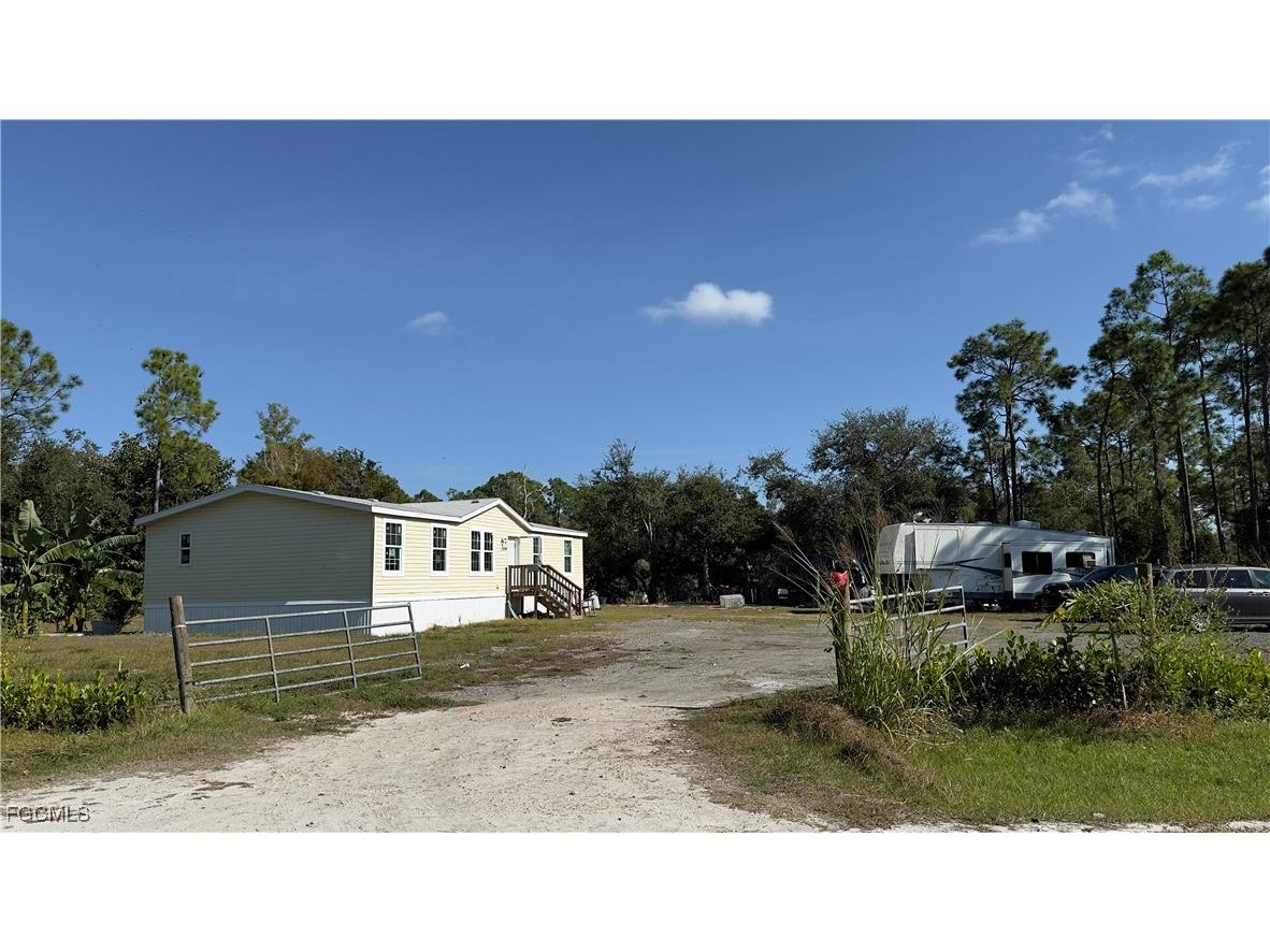 28119 Crescent Lake Drive Punta Gorda FL 33955 2025023867 image2