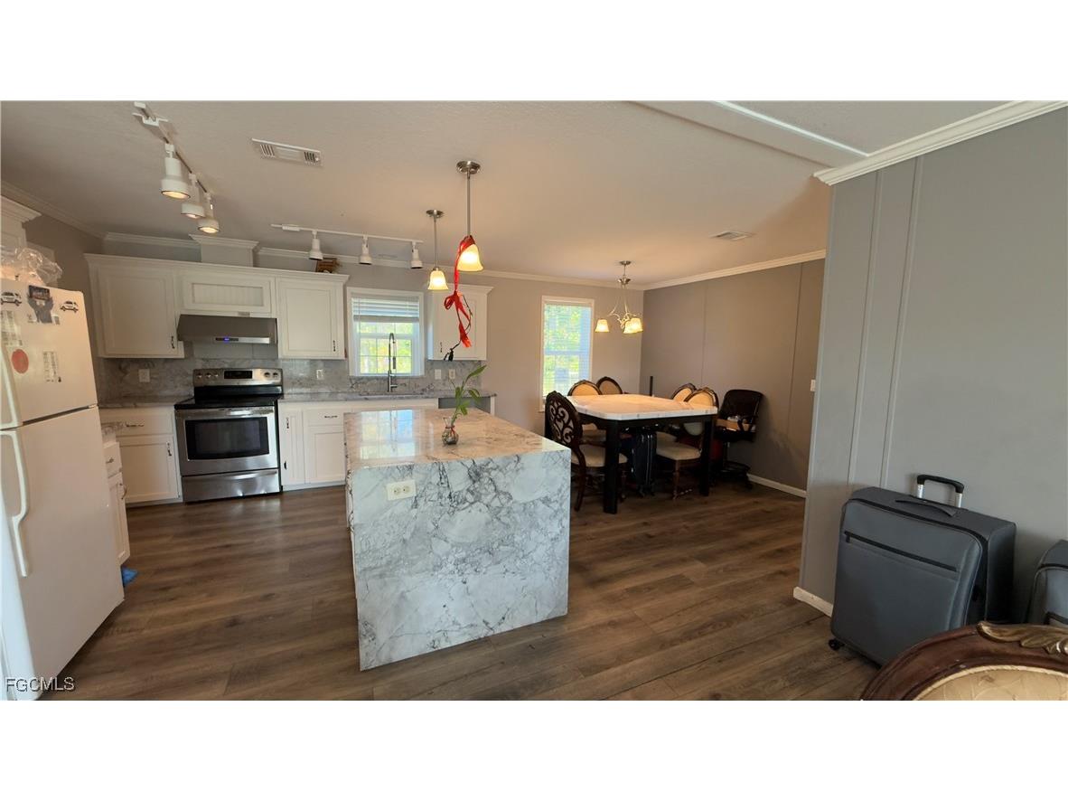 28119 Crescent Lake Drive Punta Gorda FL 33955 2025023867 image23