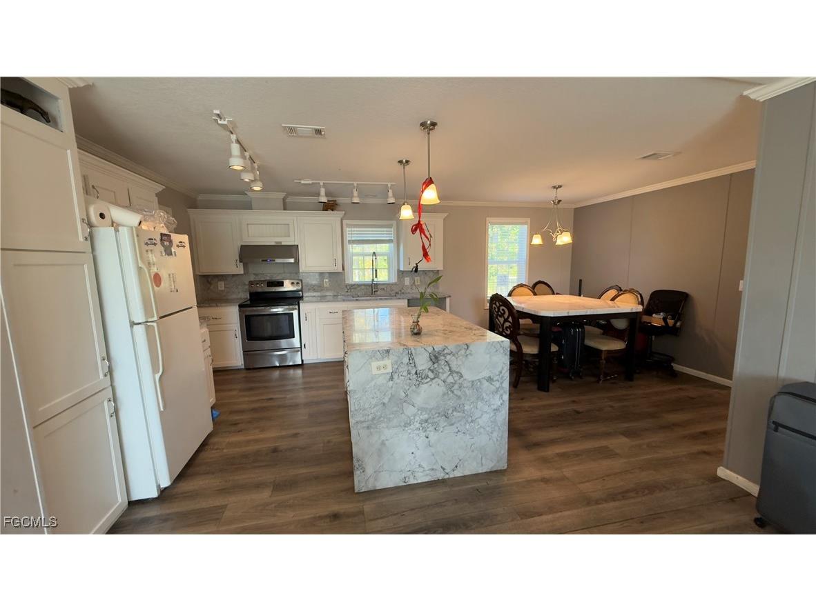 28119 Crescent Lake Drive Punta Gorda FL 33955 2025023867 image24