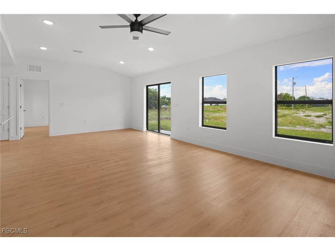 2812 23rd Street SW Lehigh Acres FL 33976 2025013528 image4