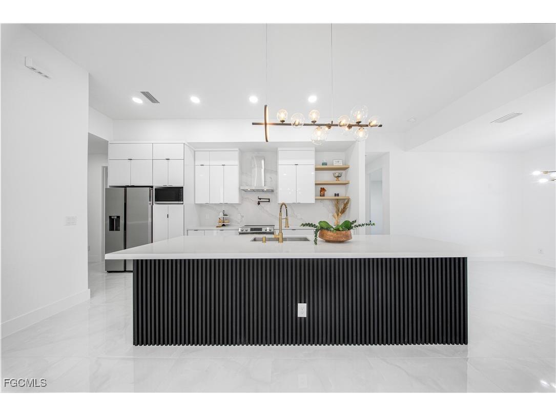 2812 31st Street W Lehigh Acres FL 33971 2025019746 image1