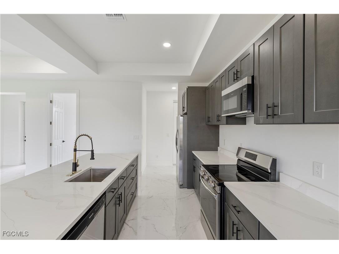 2812 72nd Street W Lehigh Acres FL 33971 2025006728 image9