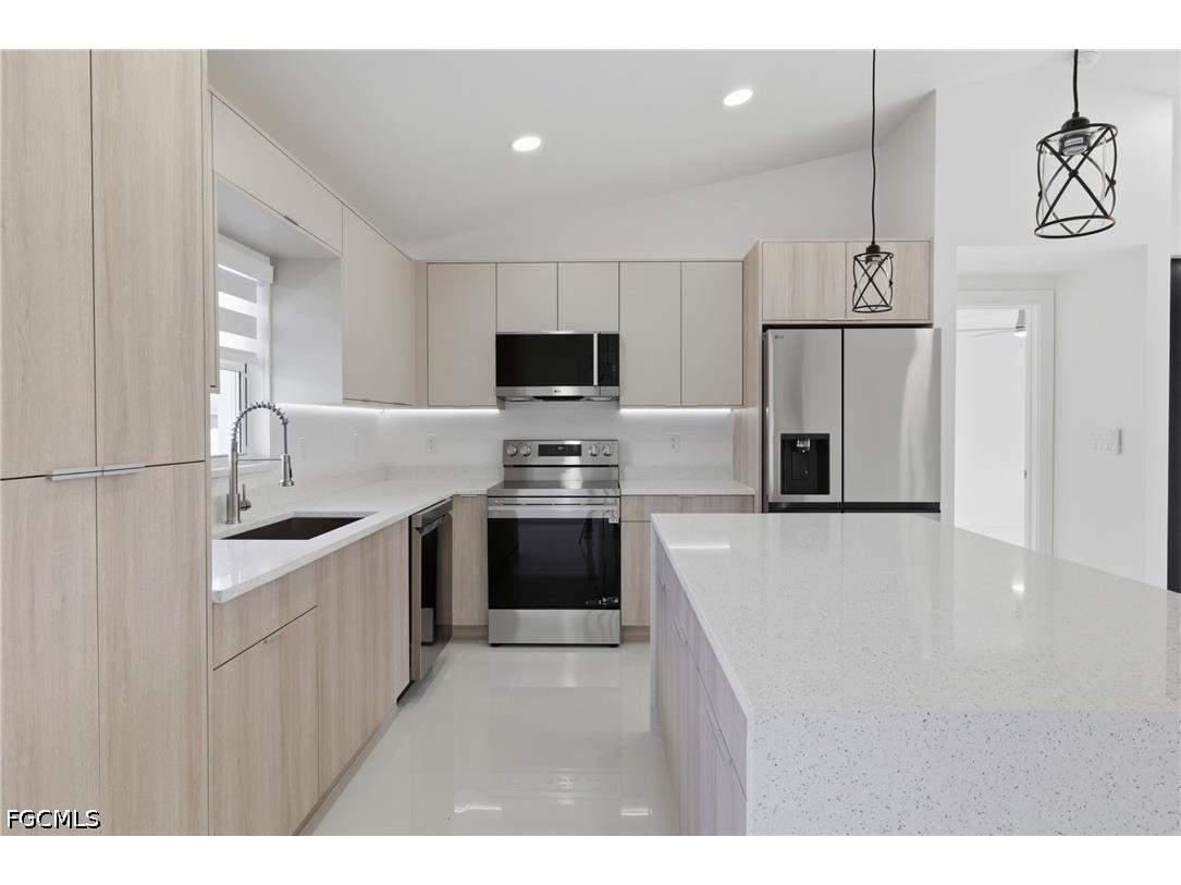2813 NW 21st Avenue Cape Coral FL 33993 2026015690 image9