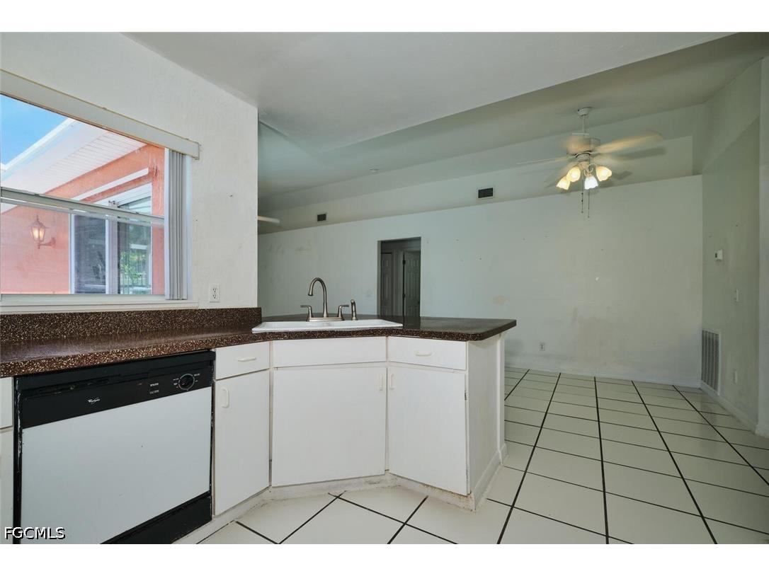 2813 SW 43rd Street Cape Coral FL 33914 2026018029 image10