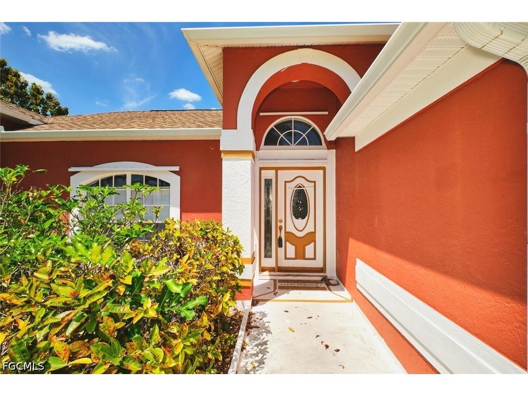 2813 SW 43rd Street Cape Coral FL 33914 2026018029 image2
