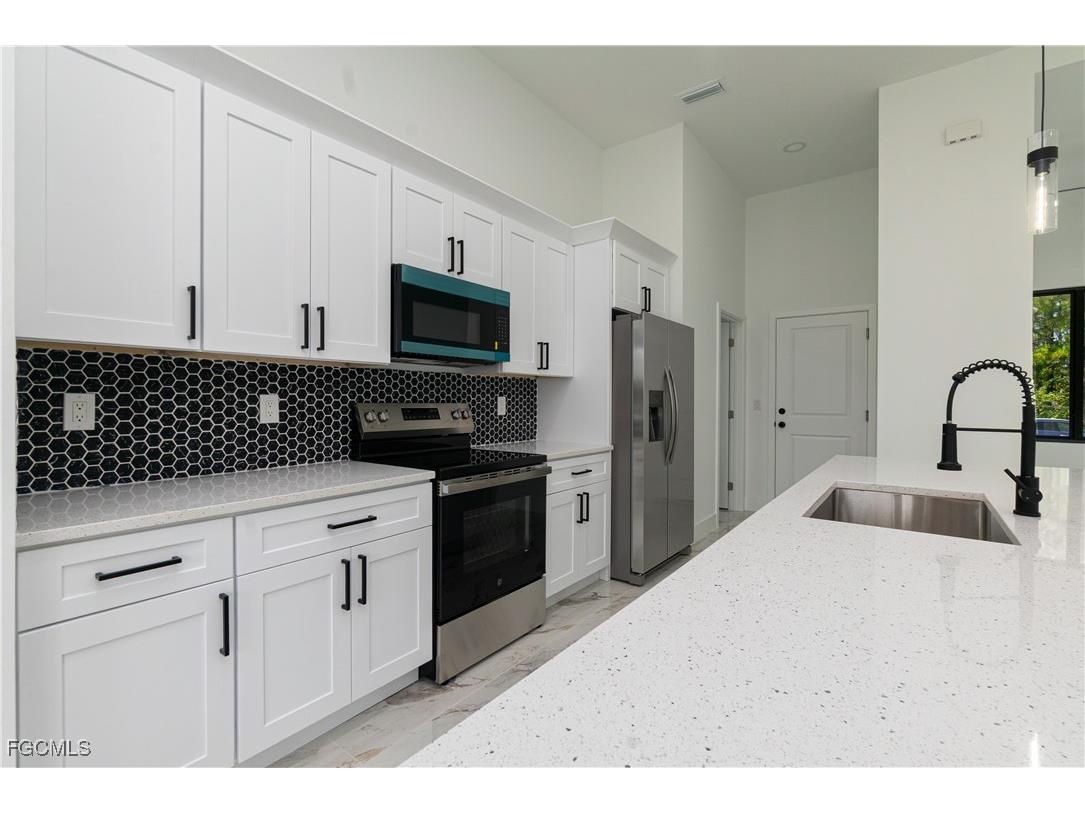 2814 39th Street W Lehigh Acres FL 33971 2025003706 image10