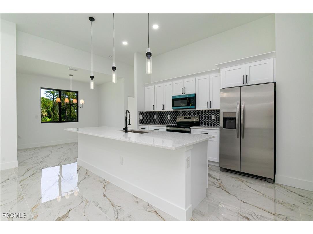 2814 39th Street W Lehigh Acres FL 33971 2025003706 image8