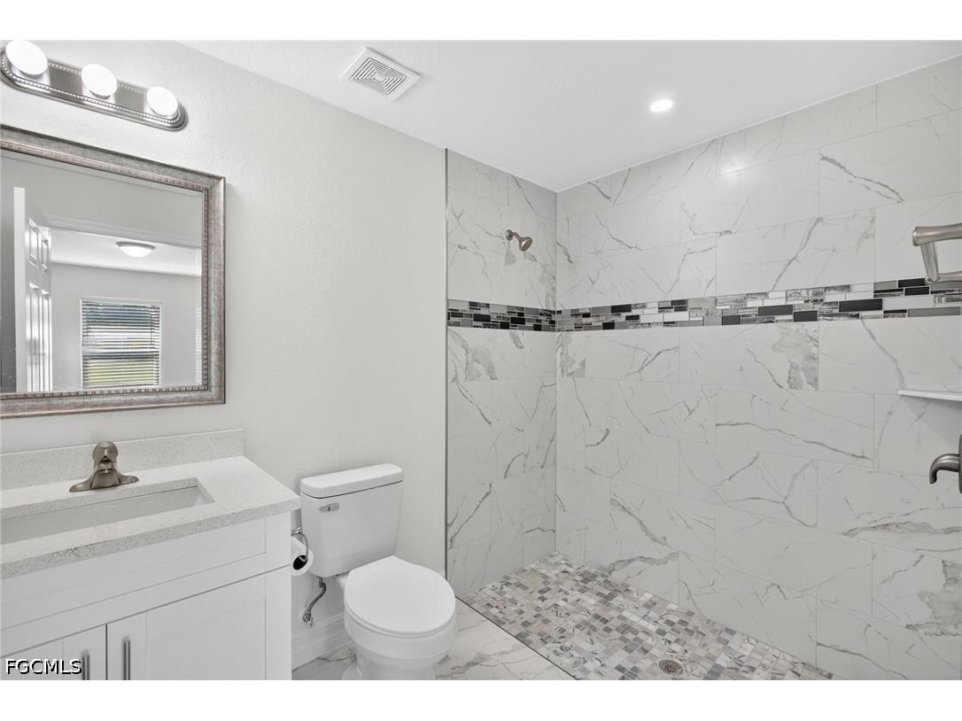 2814 NW 28th Avenue Cape Coral FL 33993 2025020782 image10