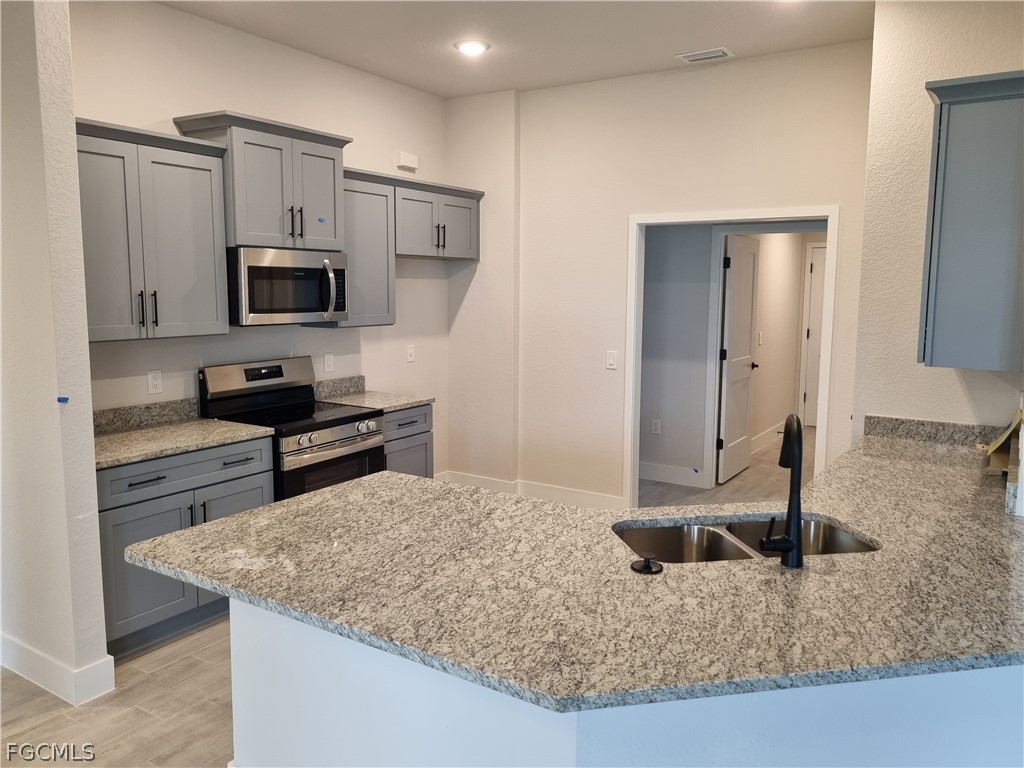 2814 NW 7th Terrace Cape Coral FL 33993 2026002794 image3