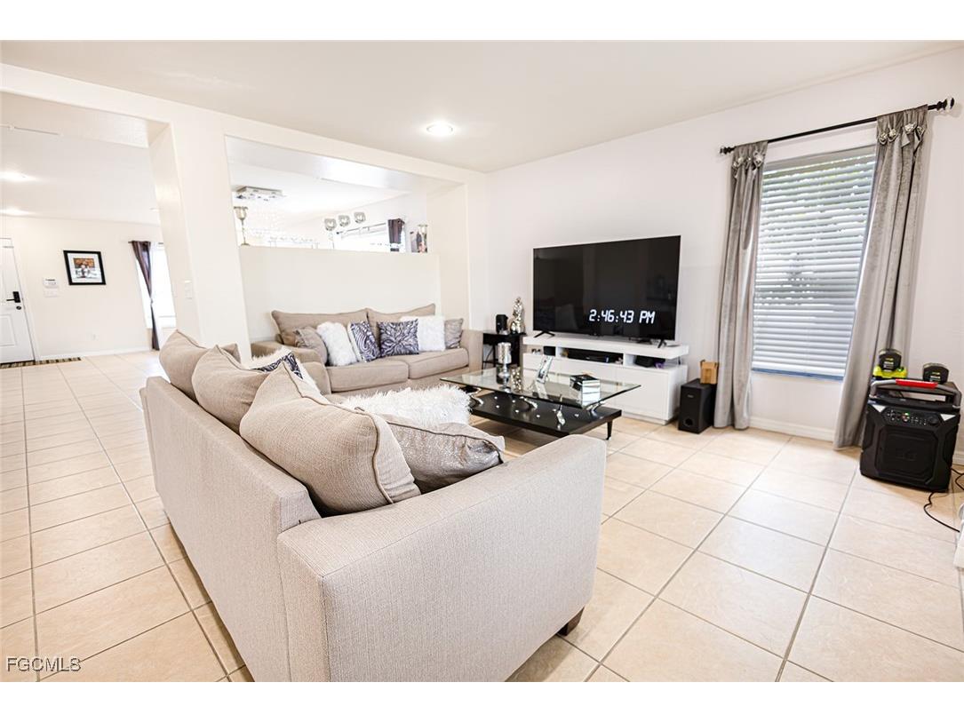 2816 NE 6th Place Cape Coral FL 33909 2025006226 image8