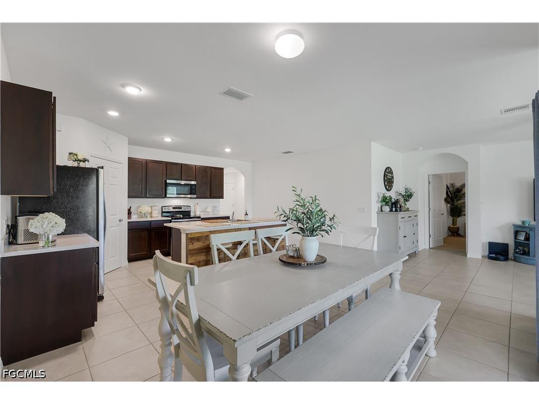 2816 Zaragoza Court Cape Coral FL 33909 2026026185 image12