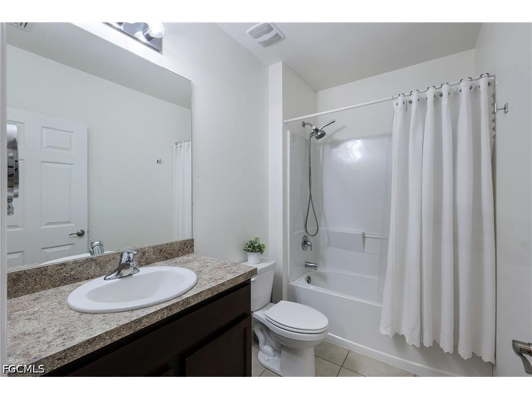 2816 Zaragoza Court Cape Coral FL 33909 2026026185 image24