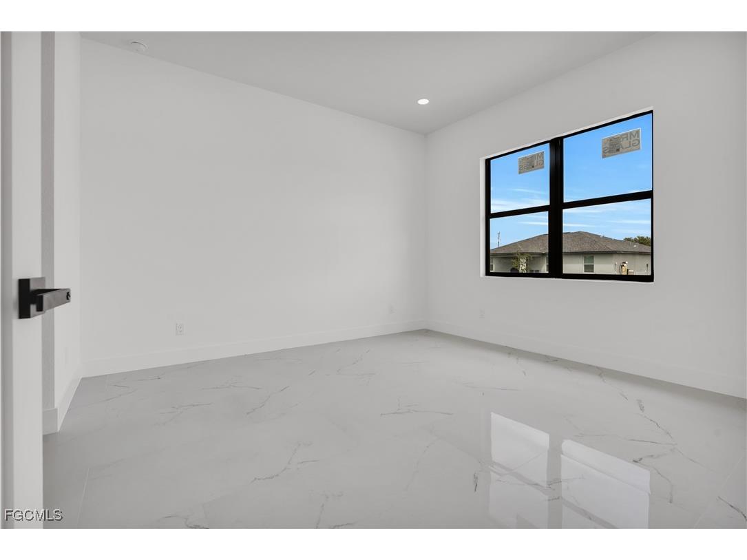 2817 NW 2nd Street Cape Coral FL 33993 2025010443 image11
