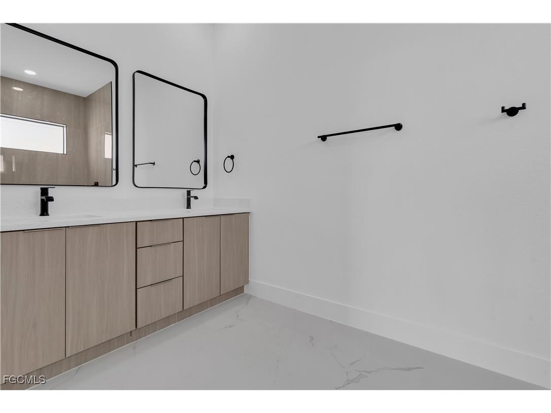 2817 NW 2nd Street Cape Coral FL 33993 2025010443 image17