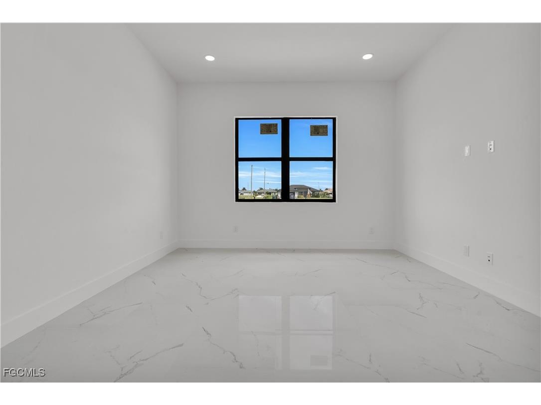 2817 NW 2nd Street Cape Coral FL 33993 2025010443 image18