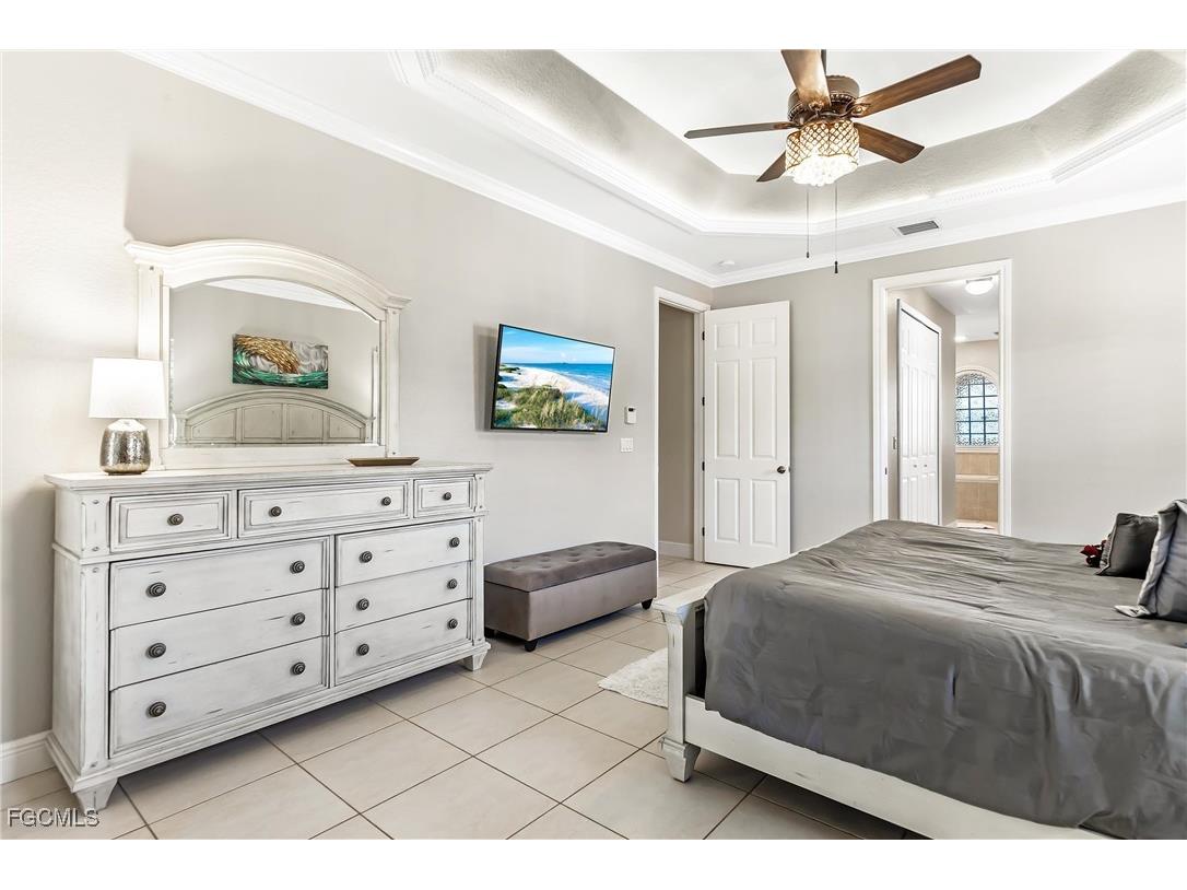 2817 SW 42nd Lane Cape Coral FL 33914 2025002795 image10