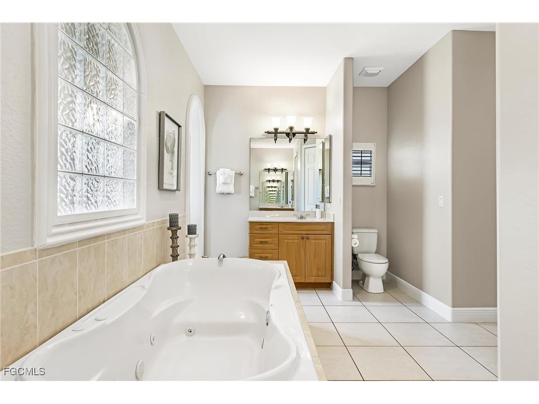 2817 SW 42nd Lane Cape Coral FL 33914 2025002795 image13