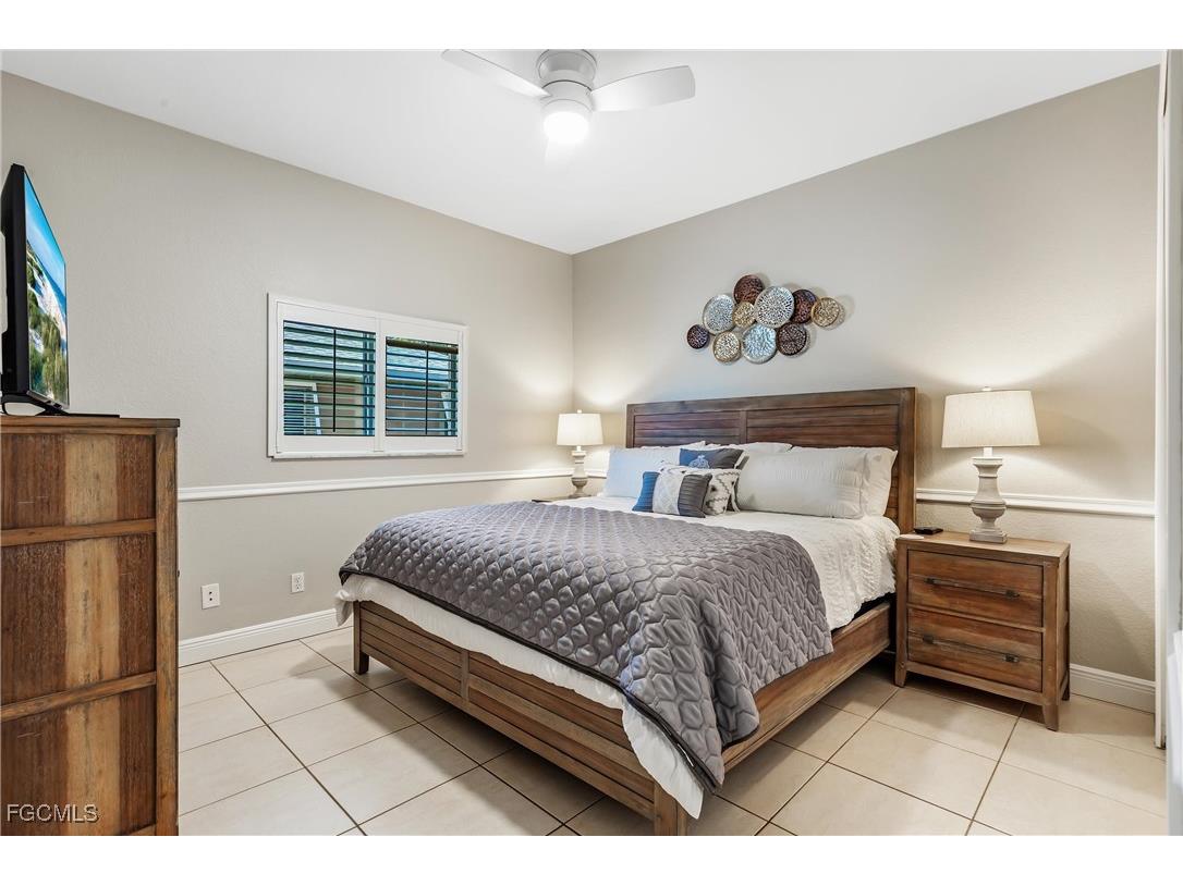 2817 SW 42nd Lane Cape Coral FL 33914 2025002795 image15