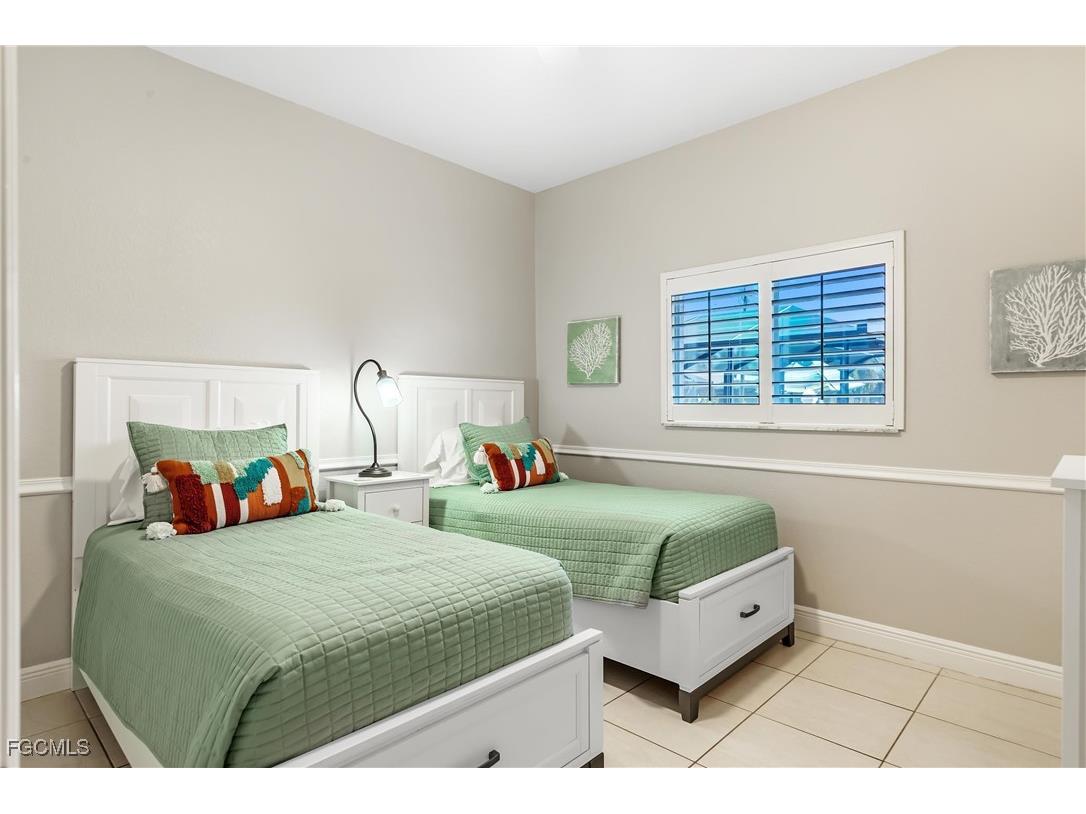 2817 SW 42nd Lane Cape Coral FL 33914 2025002795 image17