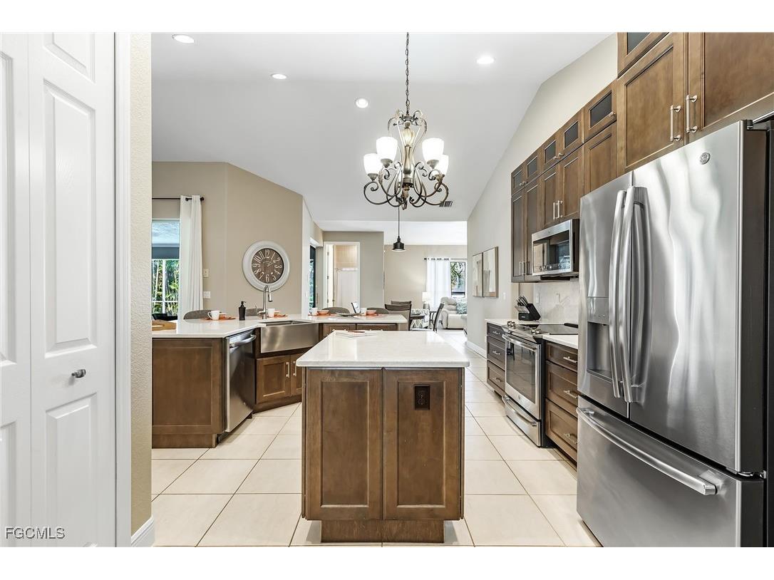 2817 SW 42nd Lane Cape Coral FL 33914 2025002795 image5