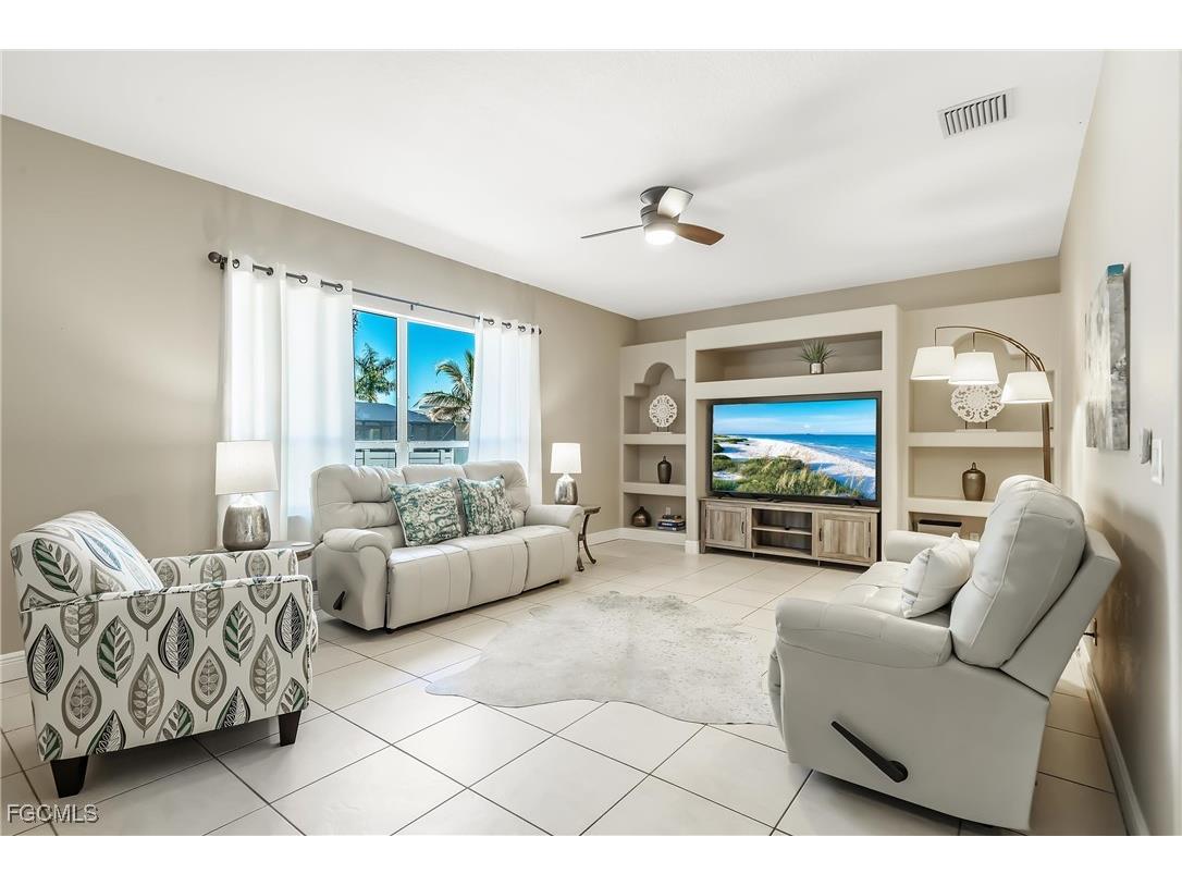 2817 SW 42nd Lane Cape Coral FL 33914 2025002795 image8