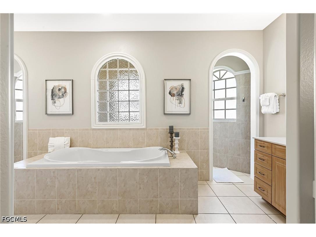 2817 SW 42nd Lane Cape Coral FL 33914 2026027037 image11
