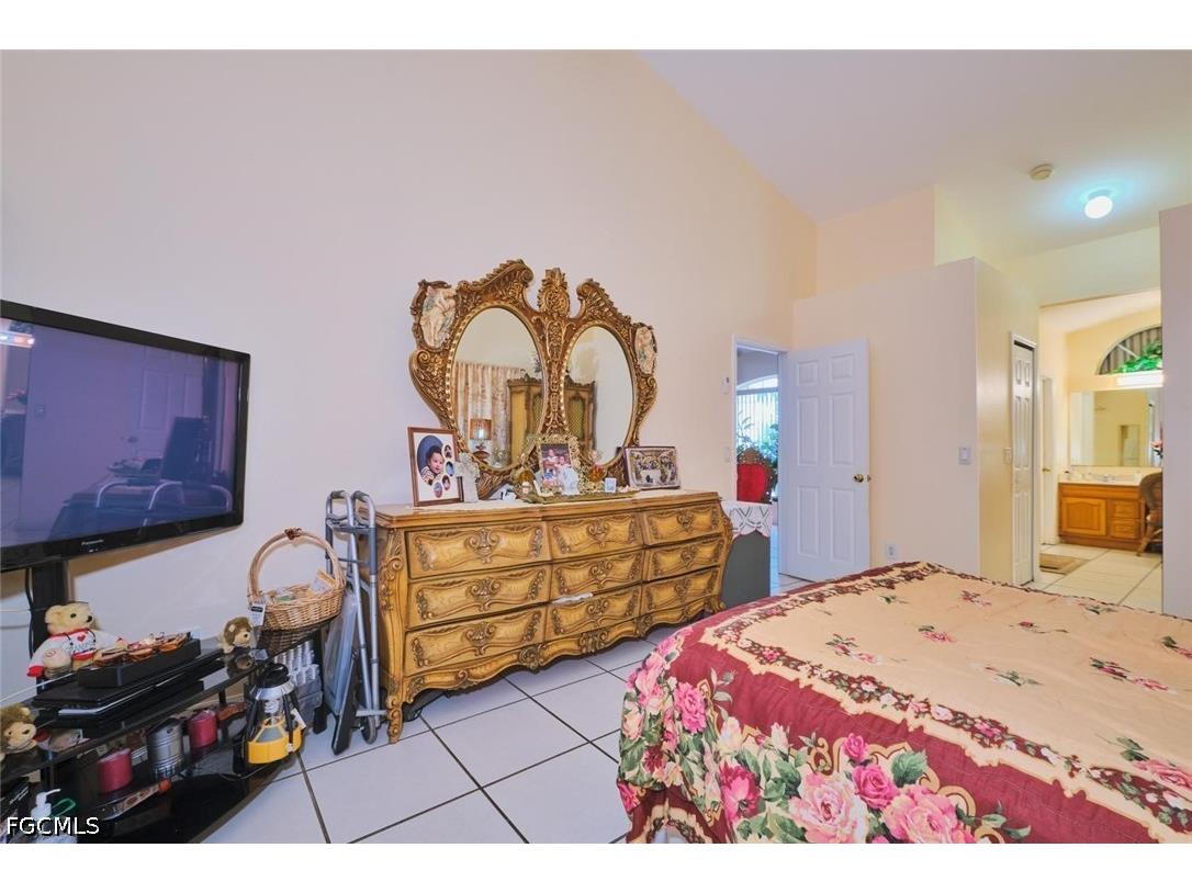 2817 SW 43rd Street Cape Coral FL 33914 2026025338 image11