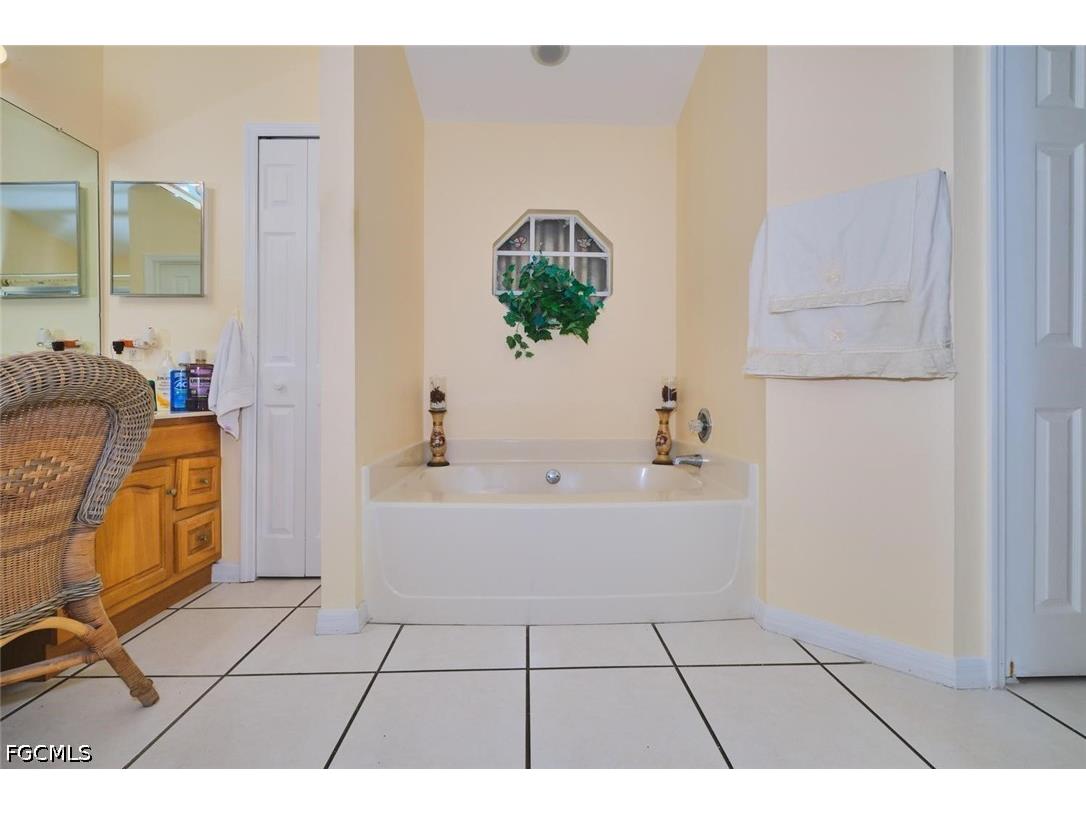 2817 SW 43rd Street Cape Coral FL 33914 2026025338 image12