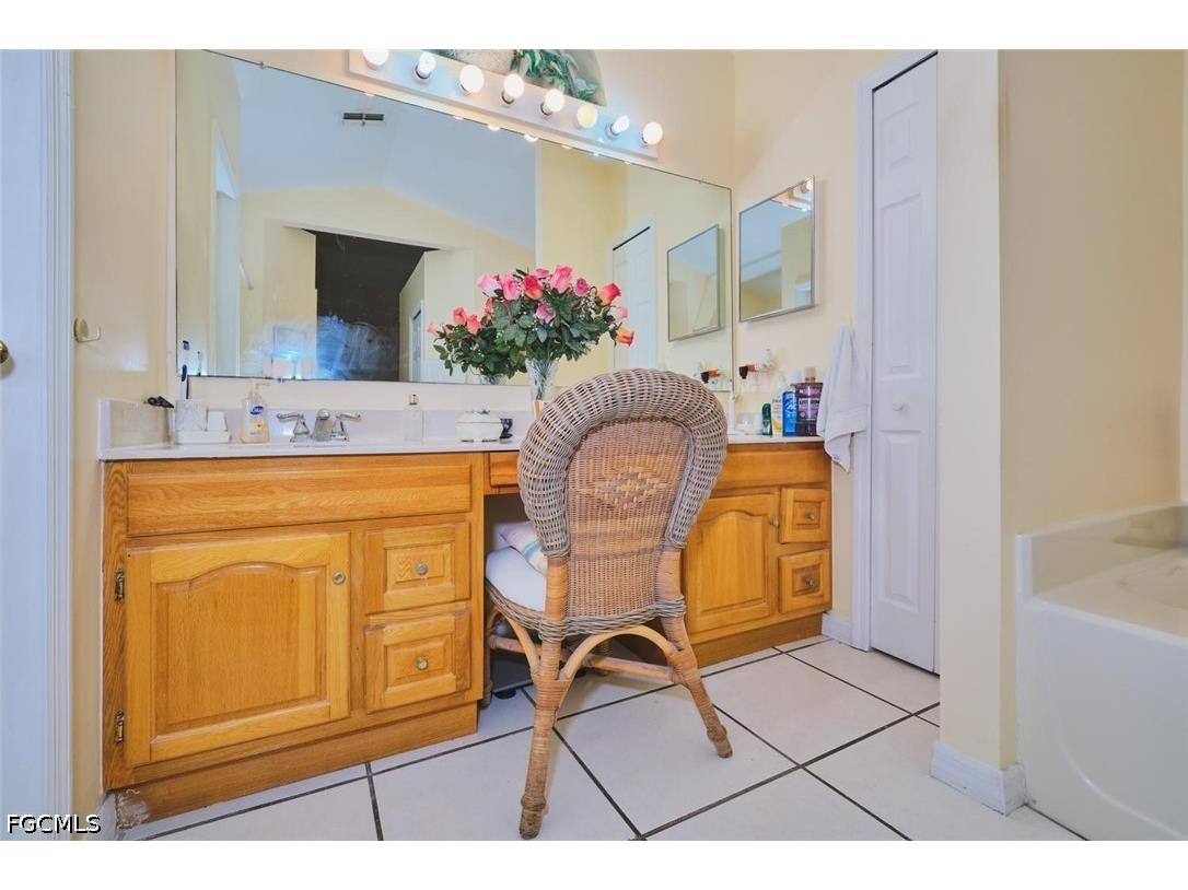 2817 SW 43rd Street Cape Coral FL 33914 2026025338 image14